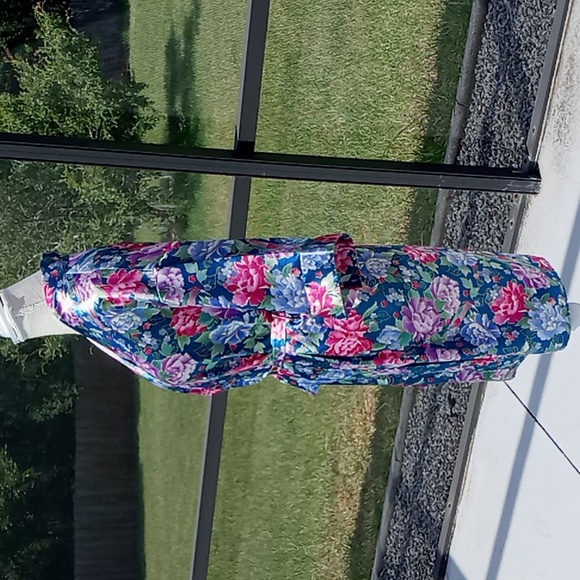 Vintage Copacabana Satin Feel Short Robe Floral Size Medium - Picture 2 of 13